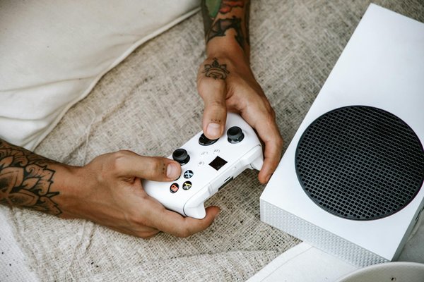 Comment choisir les meilleurs composants pour monter un serveur de sauvegarde à domicile?